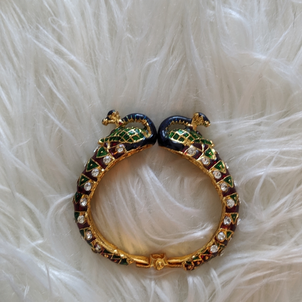 ♥️ Vintage clasp bracelet.